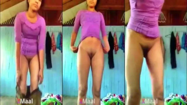 Desi Girl कैम पर अपनी बालों वाली Pussy दिखा रही है